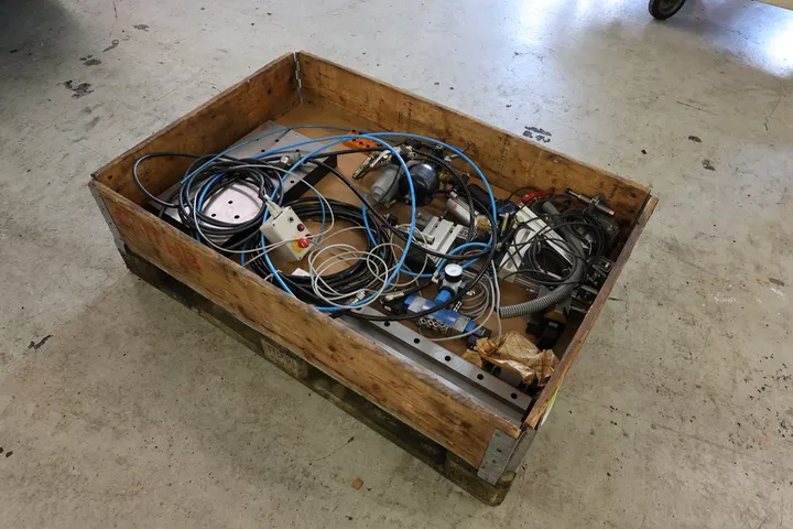 1 x Palette Elektrobedarf